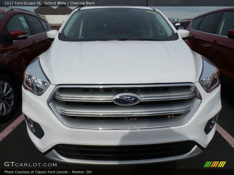 Oxford White / Charcoal Black 2017 Ford Escape SE