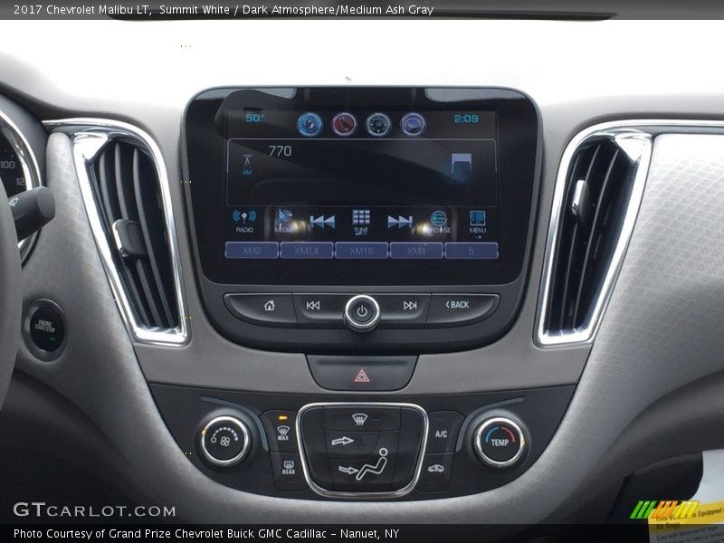 Summit White / Dark Atmosphere/Medium Ash Gray 2017 Chevrolet Malibu LT