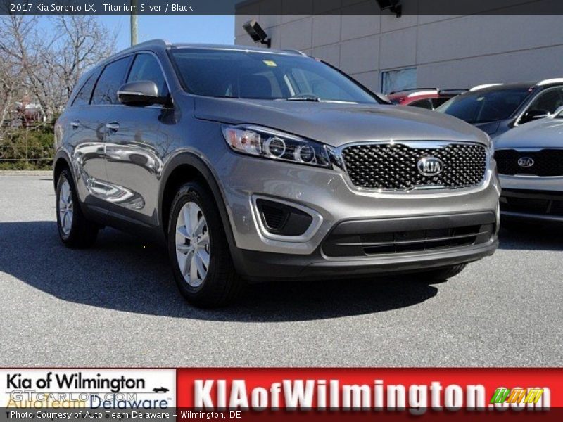 Titanium Silver / Black 2017 Kia Sorento LX
