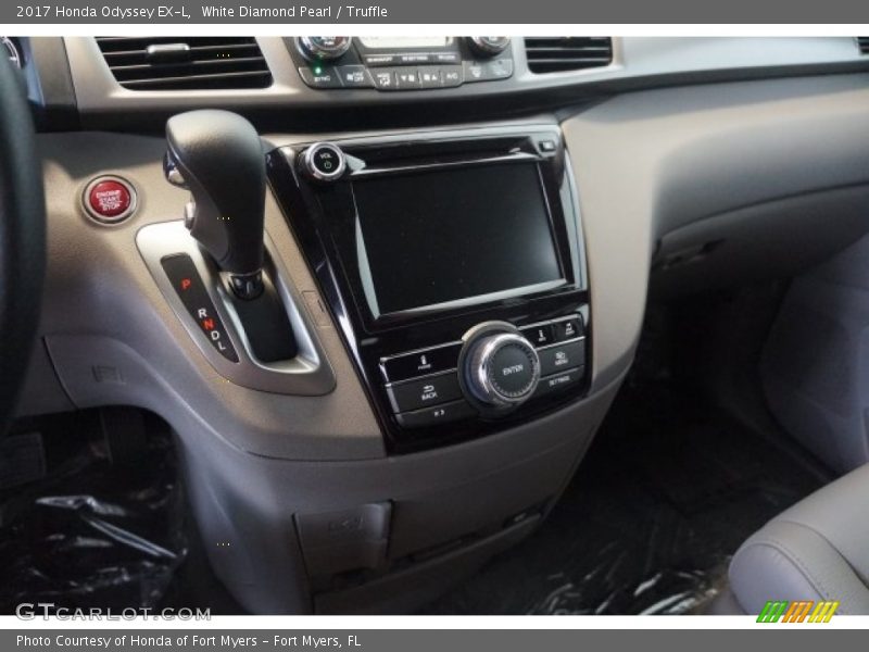 White Diamond Pearl / Truffle 2017 Honda Odyssey EX-L