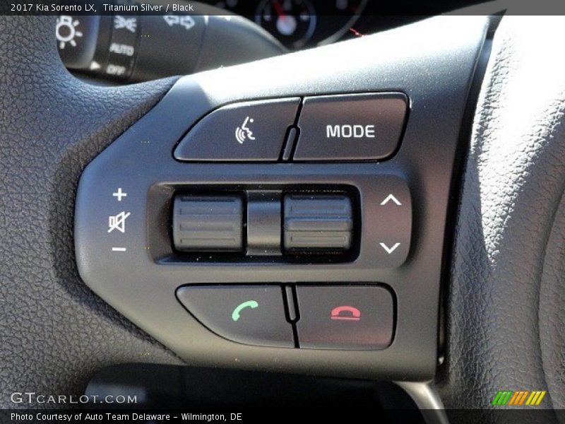 Titanium Silver / Black 2017 Kia Sorento LX