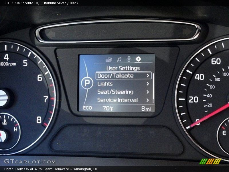 Titanium Silver / Black 2017 Kia Sorento LX
