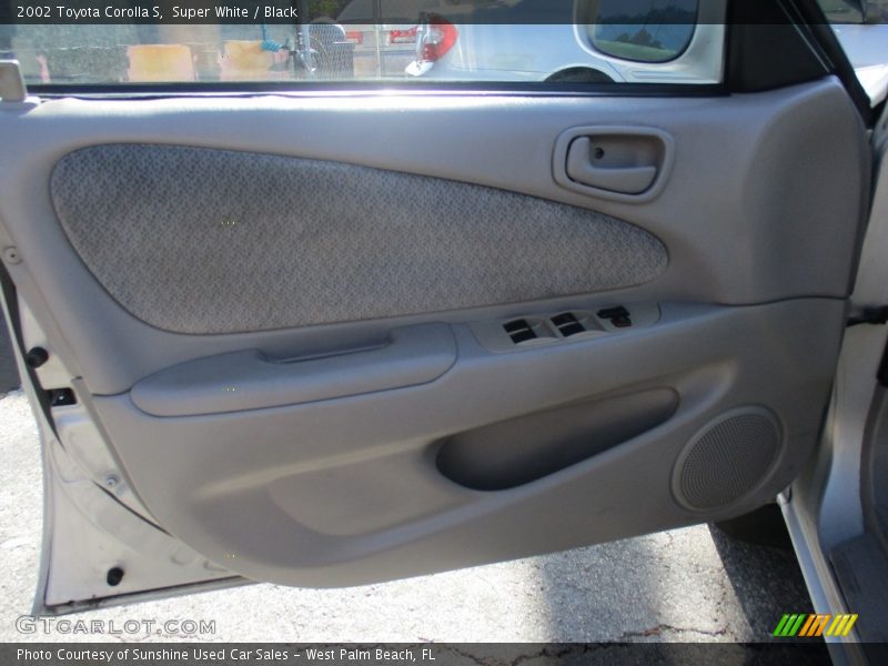 Super White / Black 2002 Toyota Corolla S