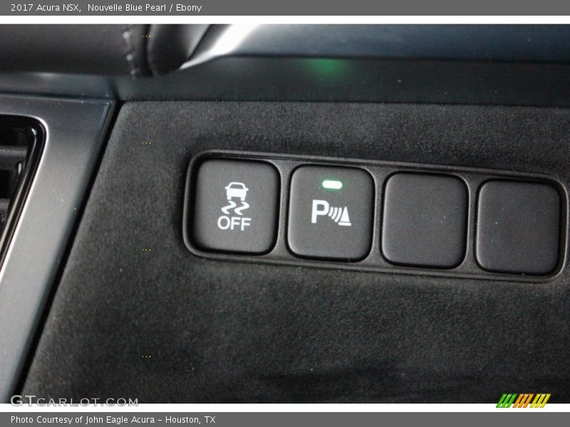 Controls of 2017 NSX 