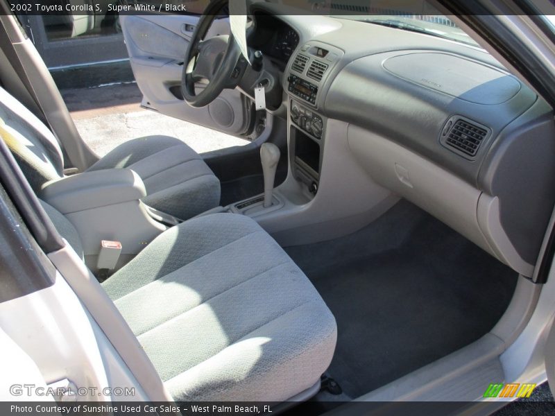 Super White / Black 2002 Toyota Corolla S
