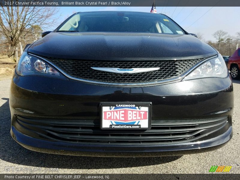 Brilliant Black Crystal Pearl / Black/Alloy 2017 Chrysler Pacifica Touring