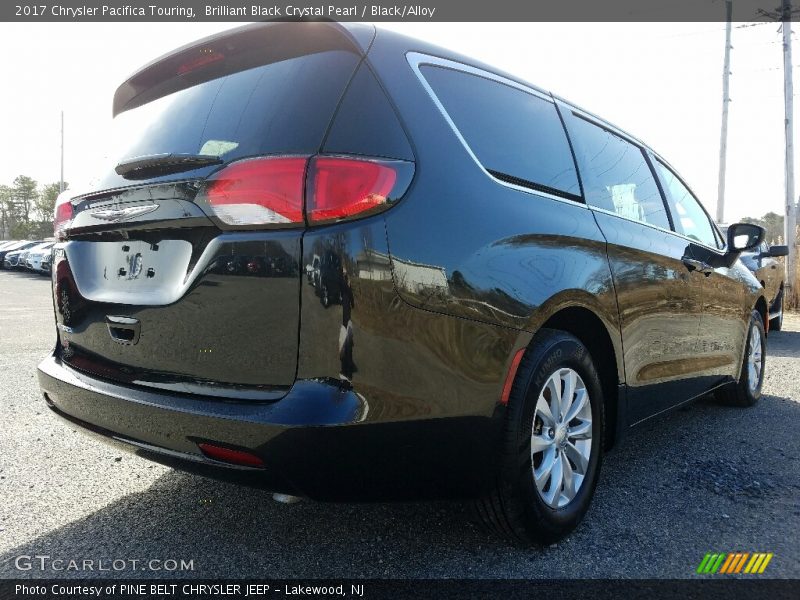Brilliant Black Crystal Pearl / Black/Alloy 2017 Chrysler Pacifica Touring