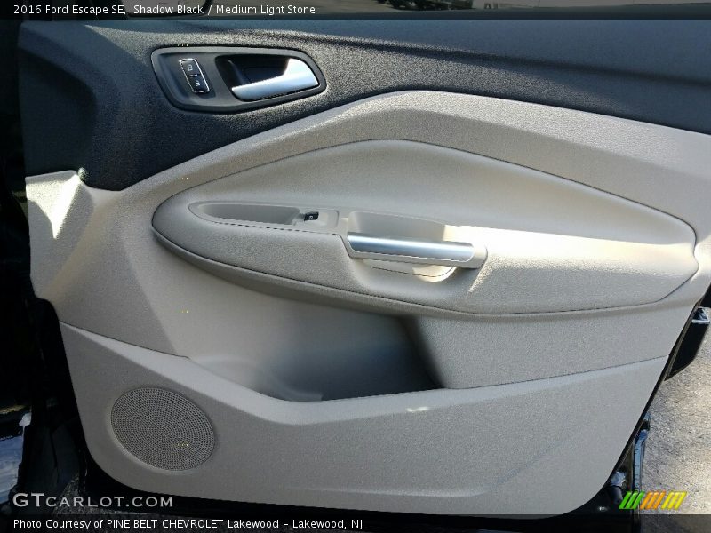 Shadow Black / Medium Light Stone 2016 Ford Escape SE