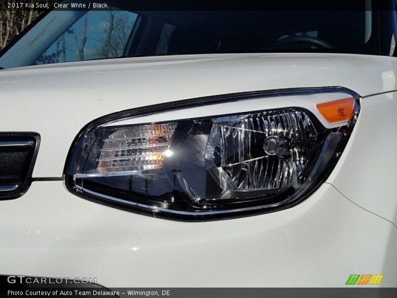 Clear White / Black 2017 Kia Soul