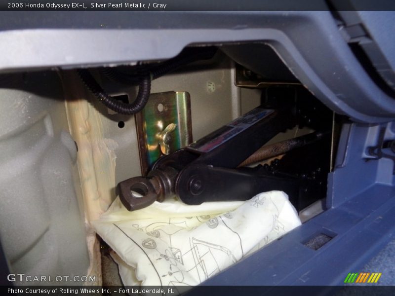 Silver Pearl Metallic / Gray 2006 Honda Odyssey EX-L