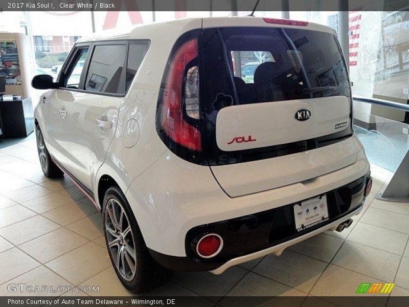 Clear White / Black 2017 Kia Soul !