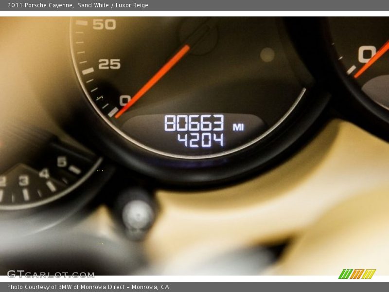 Sand White / Luxor Beige 2011 Porsche Cayenne