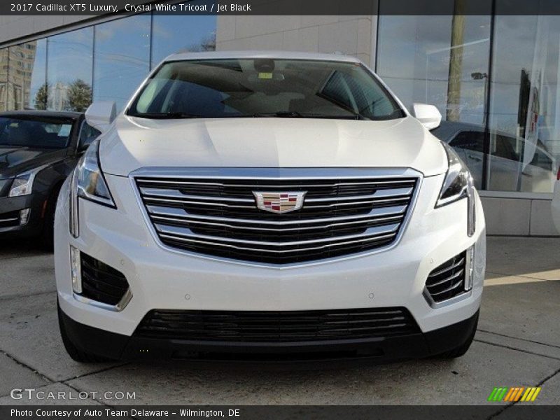 Crystal White Tricoat / Jet Black 2017 Cadillac XT5 Luxury