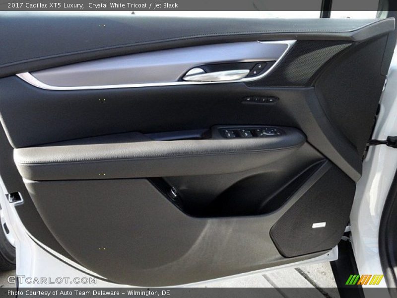 Crystal White Tricoat / Jet Black 2017 Cadillac XT5 Luxury