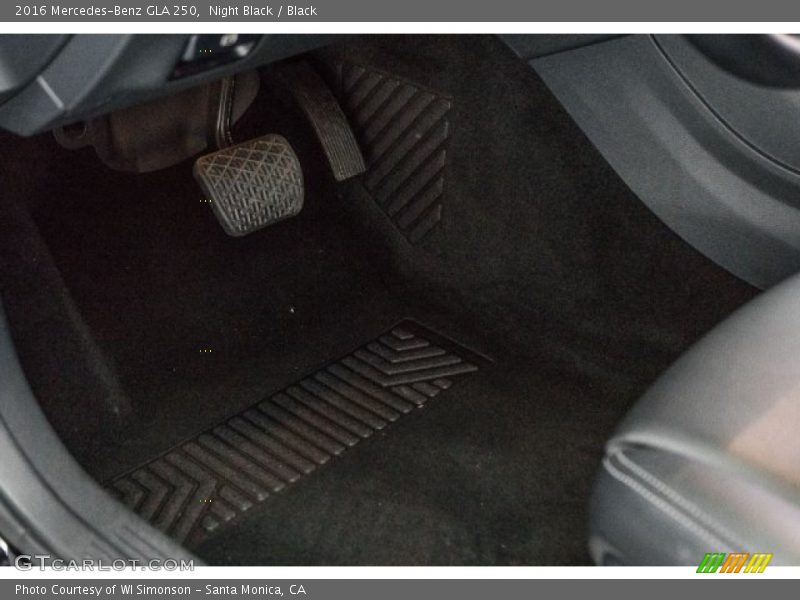 Night Black / Black 2016 Mercedes-Benz GLA 250