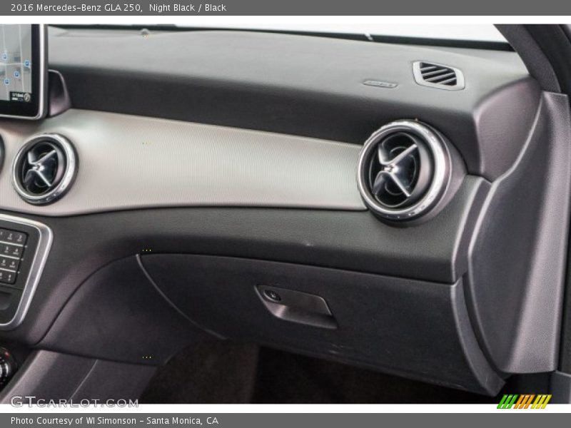 Night Black / Black 2016 Mercedes-Benz GLA 250