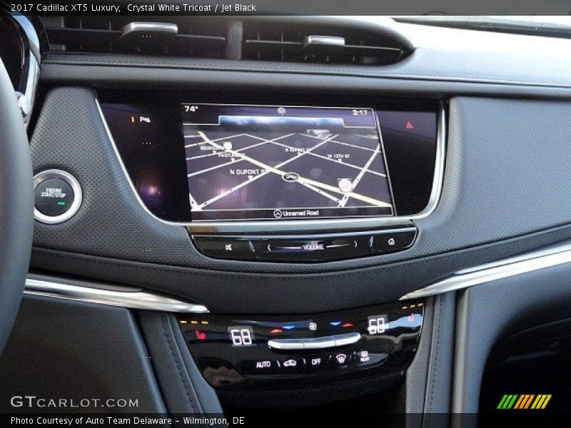 Crystal White Tricoat / Jet Black 2017 Cadillac XT5 Luxury