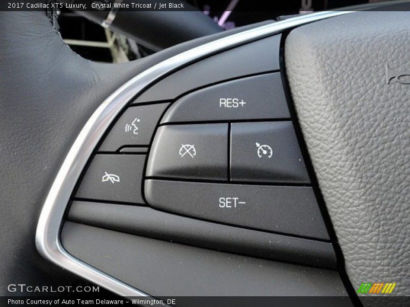 Crystal White Tricoat / Jet Black 2017 Cadillac XT5 Luxury
