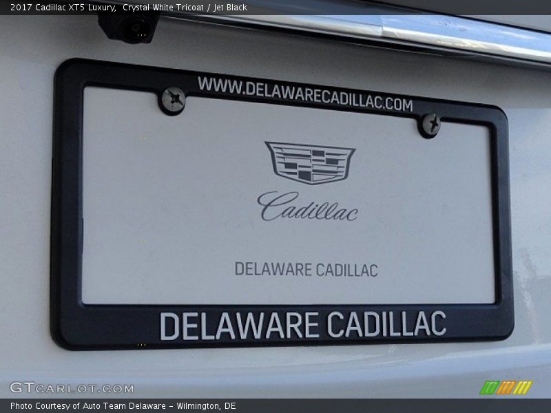 Crystal White Tricoat / Jet Black 2017 Cadillac XT5 Luxury