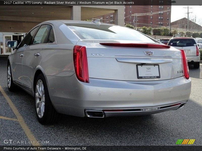 Radiant Silver Metallic / Medium Titanium w/Jet Black Accents 2017 Cadillac XTS Luxury