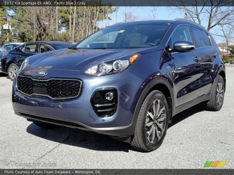 Front 3/4 View of 2017 Sportage EX AWD