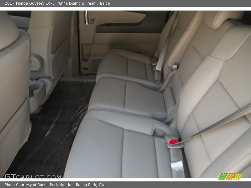 White Diamond Pearl / Beige 2017 Honda Odyssey EX-L
