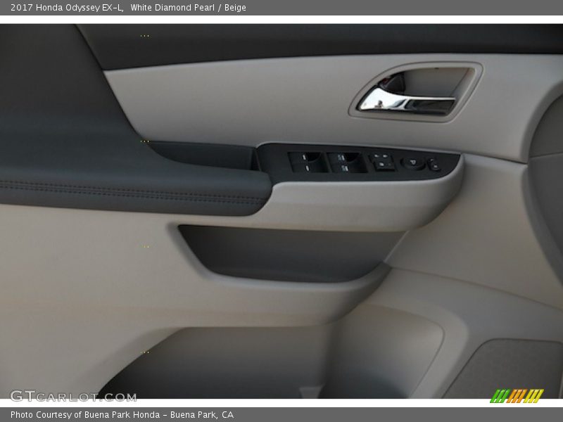 White Diamond Pearl / Beige 2017 Honda Odyssey EX-L