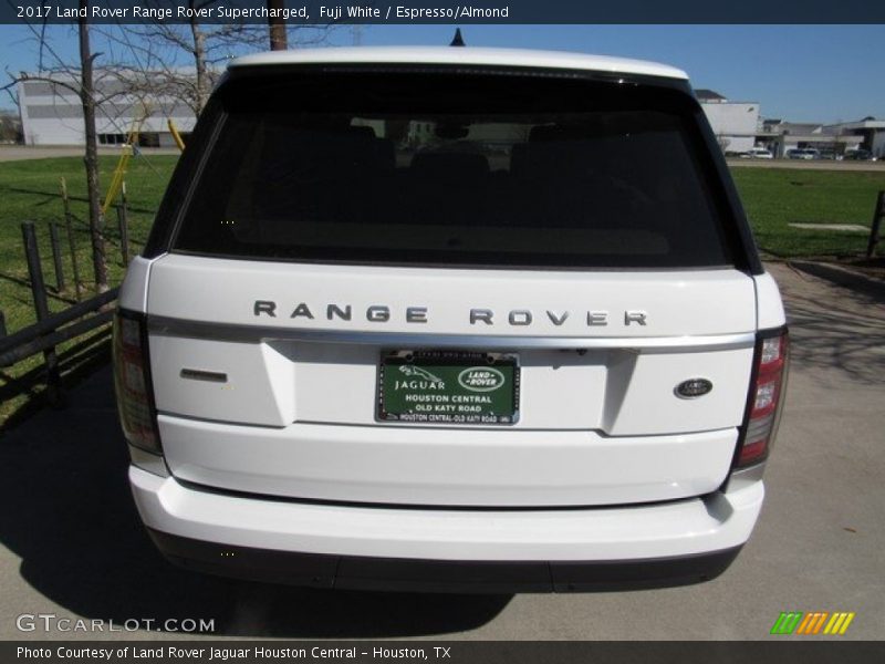 Fuji White / Espresso/Almond 2017 Land Rover Range Rover Supercharged