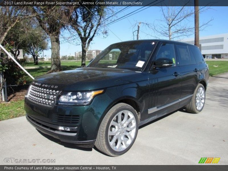 Front 3/4 View of 2017 Range Rover Supercharged