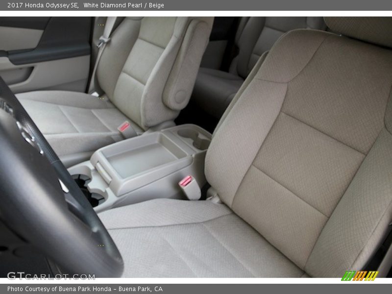 White Diamond Pearl / Beige 2017 Honda Odyssey SE