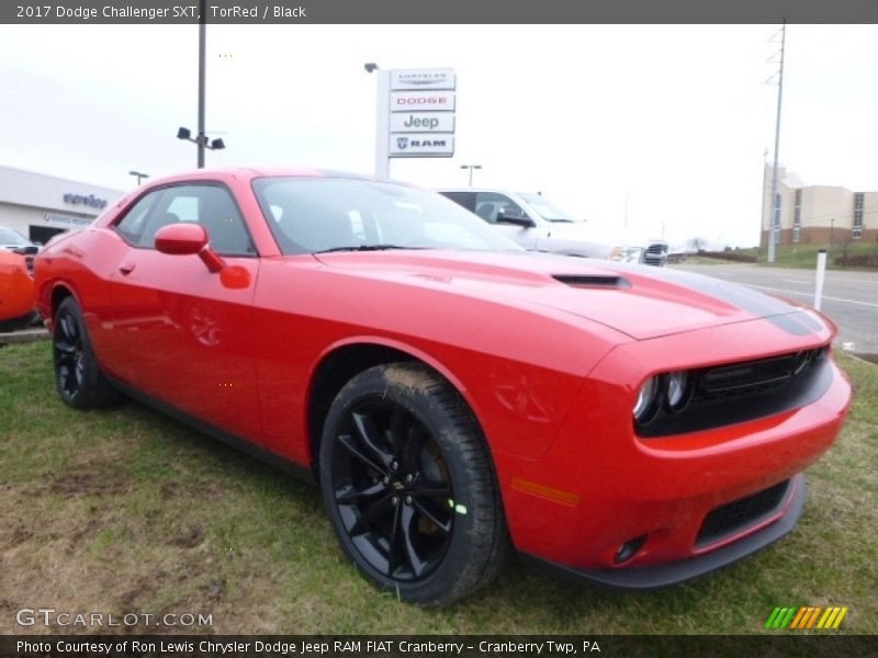 TorRed / Black 2017 Dodge Challenger SXT