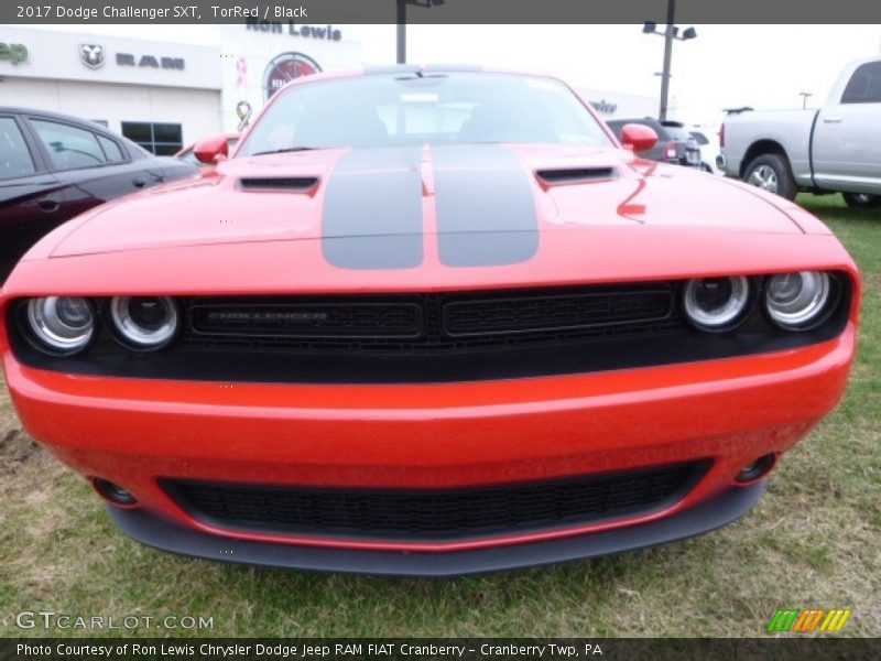 TorRed / Black 2017 Dodge Challenger SXT