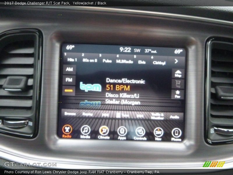 Controls of 2017 Challenger R/T Scat Pack