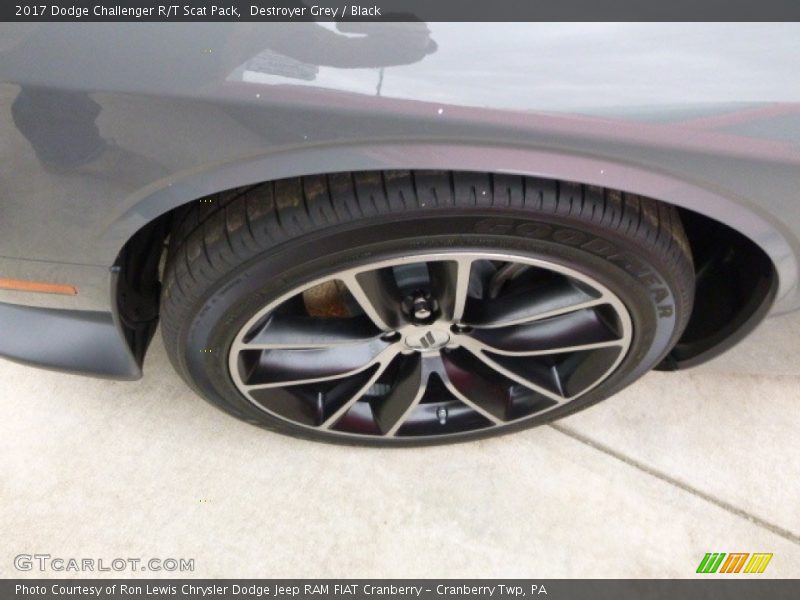 Destroyer Grey / Black 2017 Dodge Challenger R/T Scat Pack
