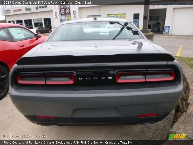 Destroyer Grey / Black 2017 Dodge Challenger R/T Scat Pack