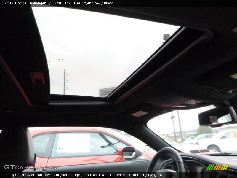 Destroyer Grey / Black 2017 Dodge Challenger R/T Scat Pack