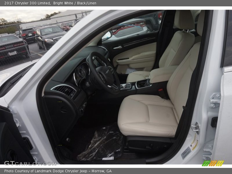 Bright White / Black/Linen 2017 Chrysler 300 Limited