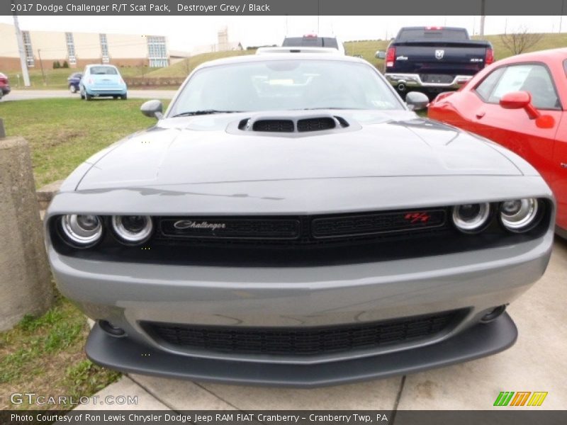 Destroyer Grey / Black 2017 Dodge Challenger R/T Scat Pack