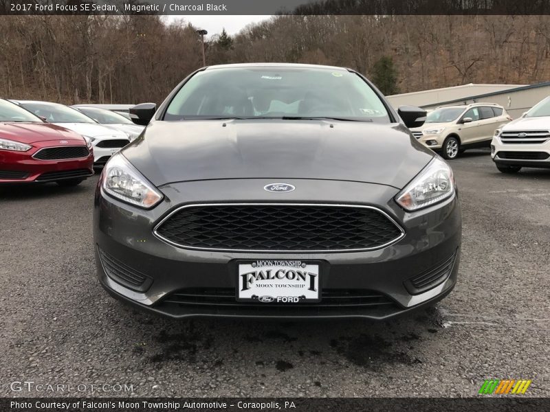 Magnetic / Charcoal Black 2017 Ford Focus SE Sedan