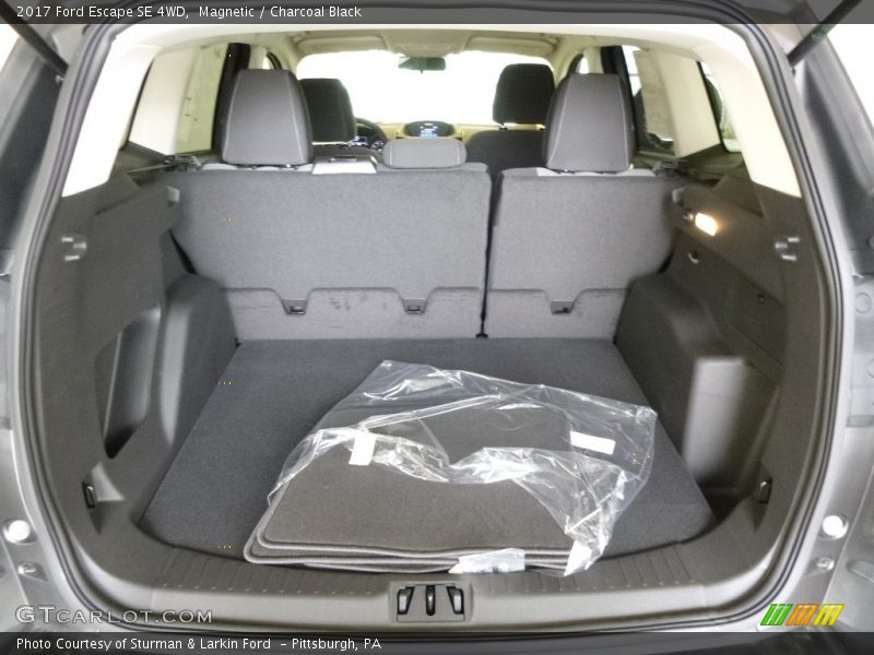 Magnetic / Charcoal Black 2017 Ford Escape SE 4WD