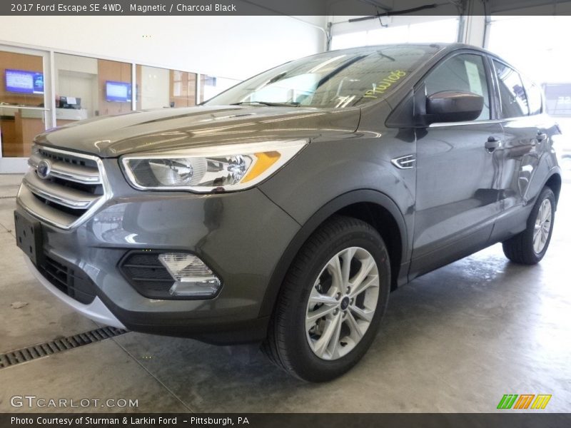 Magnetic / Charcoal Black 2017 Ford Escape SE 4WD
