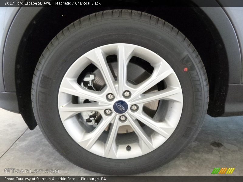 Magnetic / Charcoal Black 2017 Ford Escape SE 4WD