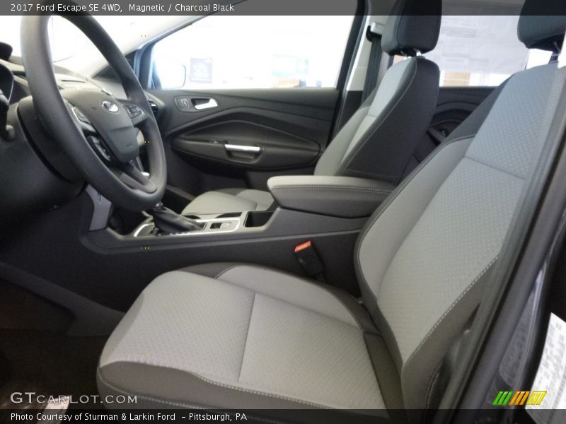Magnetic / Charcoal Black 2017 Ford Escape SE 4WD