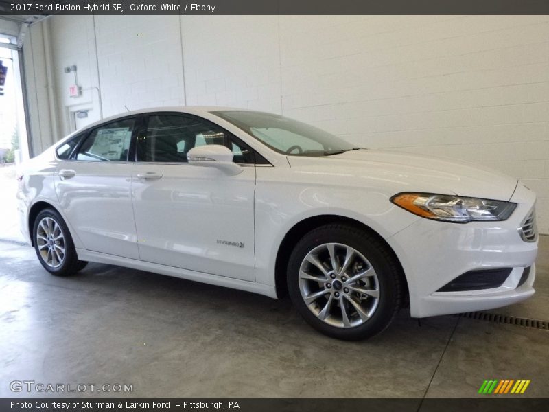 Front 3/4 View of 2017 Fusion Hybrid SE
