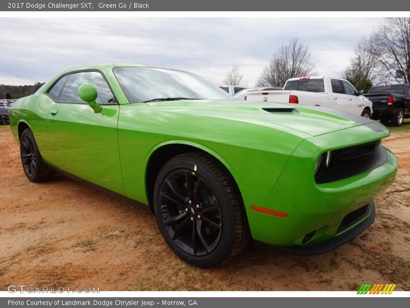 Front 3/4 View of 2017 Challenger SXT
