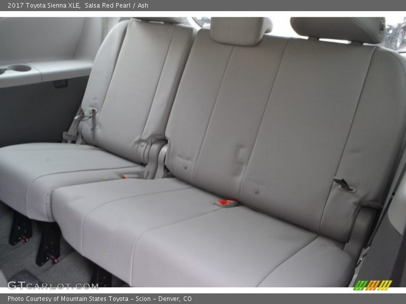 Salsa Red Pearl / Ash 2017 Toyota Sienna XLE