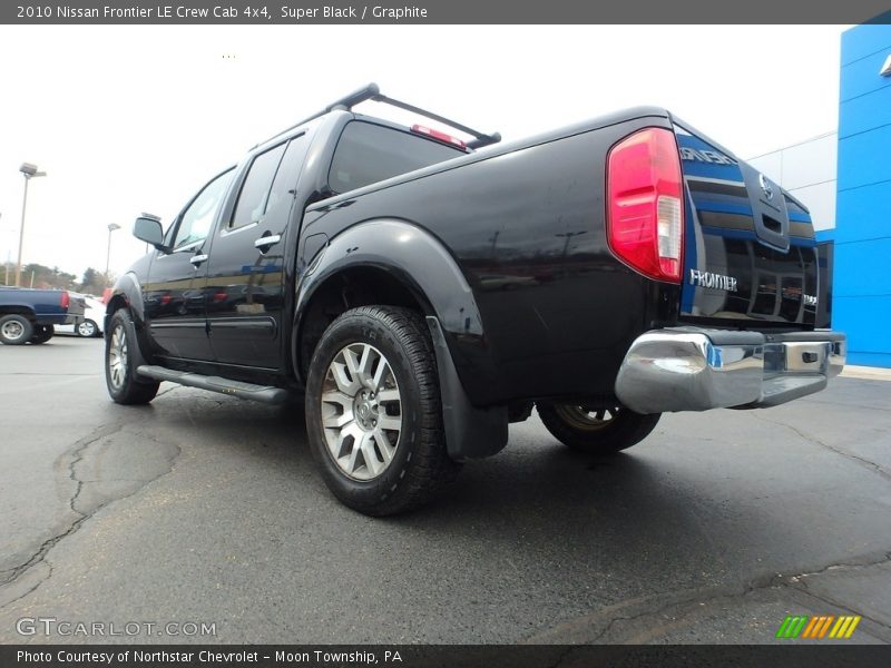 Super Black / Graphite 2010 Nissan Frontier LE Crew Cab 4x4