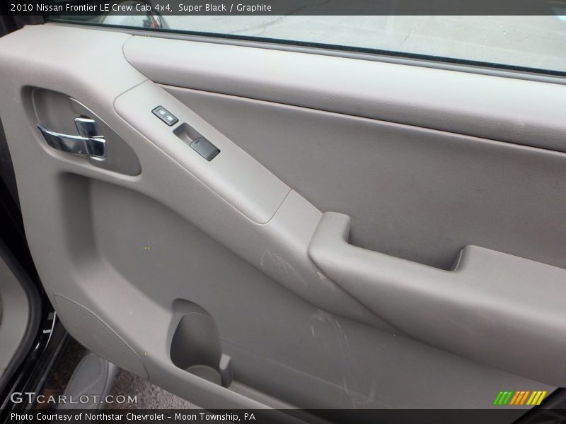 Super Black / Graphite 2010 Nissan Frontier LE Crew Cab 4x4
