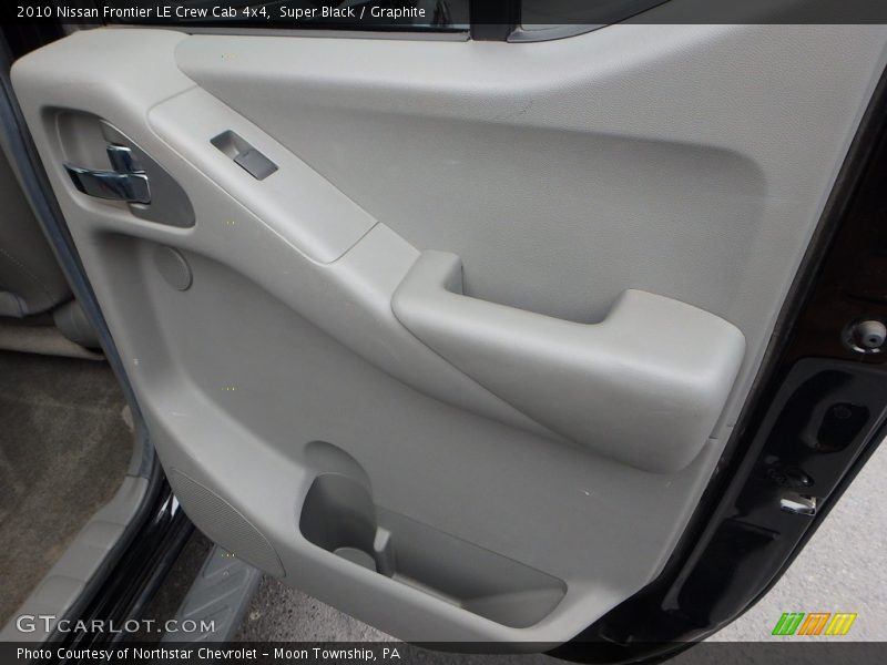 Super Black / Graphite 2010 Nissan Frontier LE Crew Cab 4x4