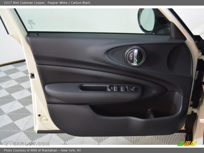 Pepper White / Carbon Black 2017 Mini Clubman Cooper